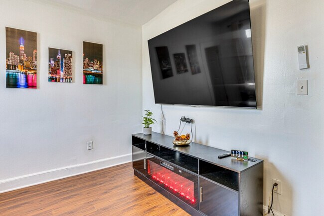 Building Photo - 15 Green Ct