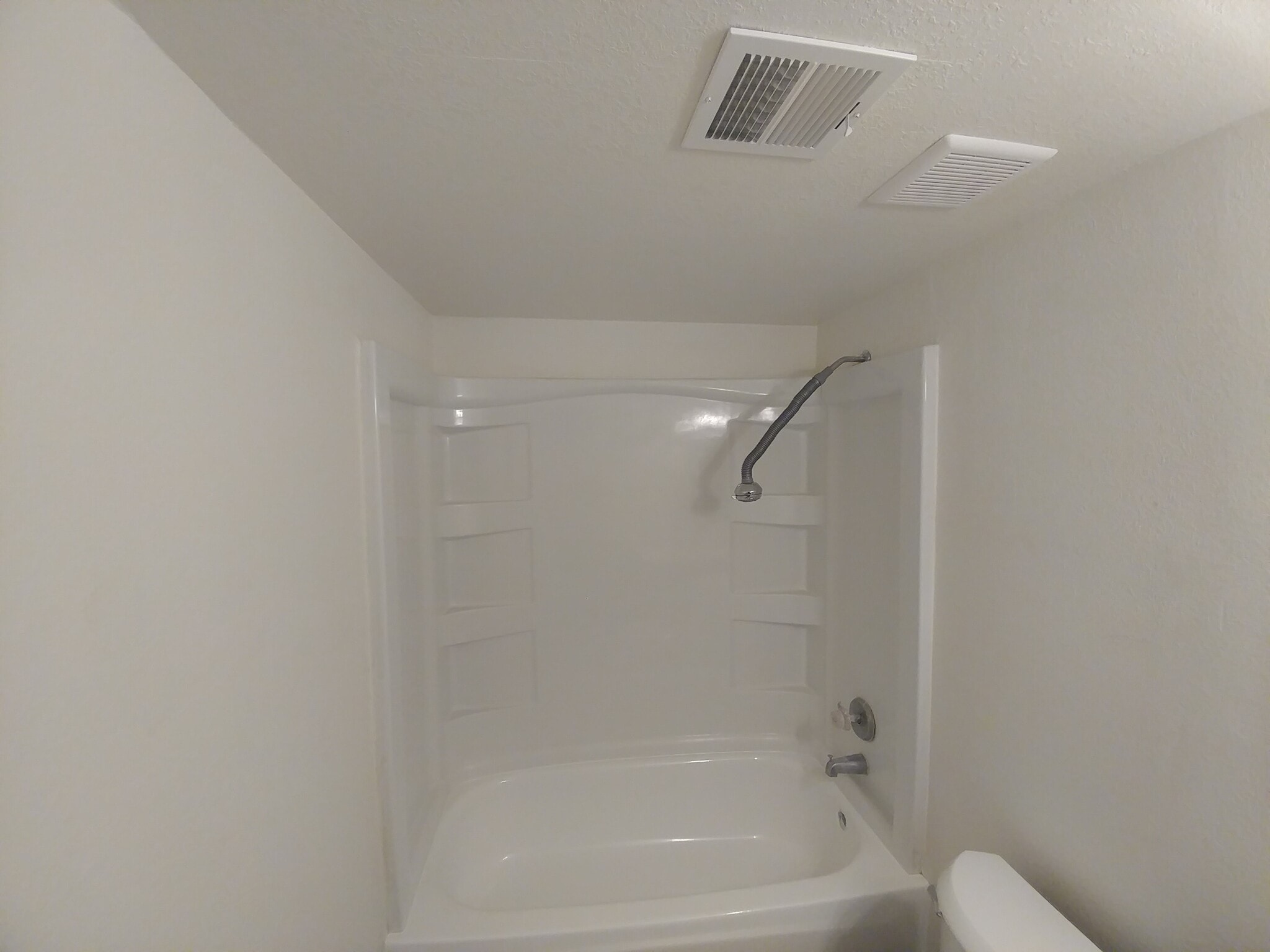 Building Photo - 35 N May St