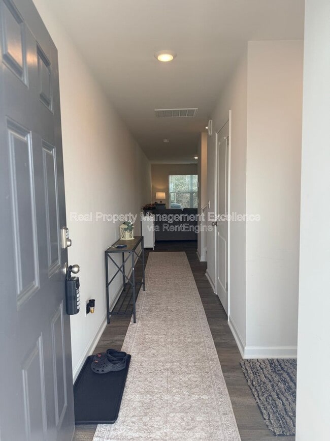 Building Photo - 58 Sweet Mdw Rd