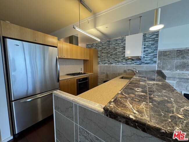 Building Photo - 1155 S Grand Ave