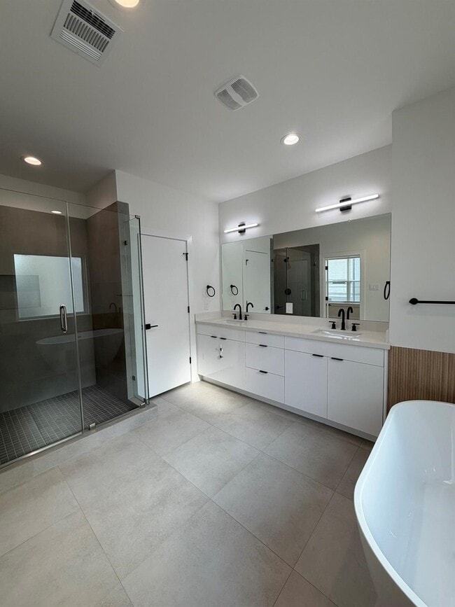 Building Photo - 6733 Peerless St