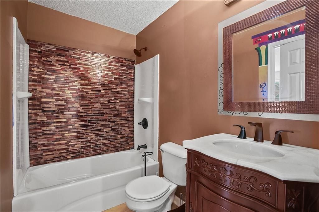 Building Photo - 2224 Eagles Nest Cir