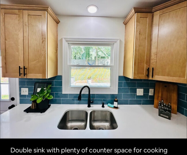 Building Photo - 2342 Beecher Rd SW