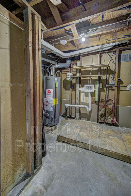 Building Photo - 6910 NW Belvidere Pkwy