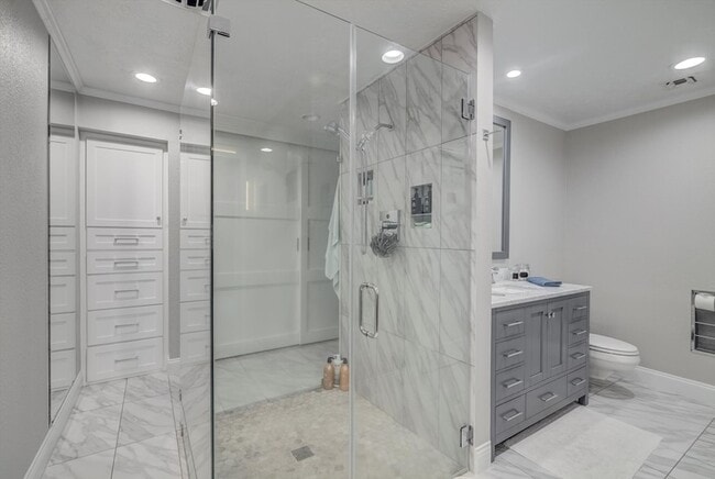 Building Photo - 22 Winged Foot Dr