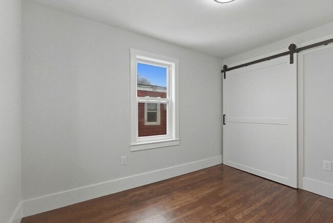 Building Photo - 18 Ronan St