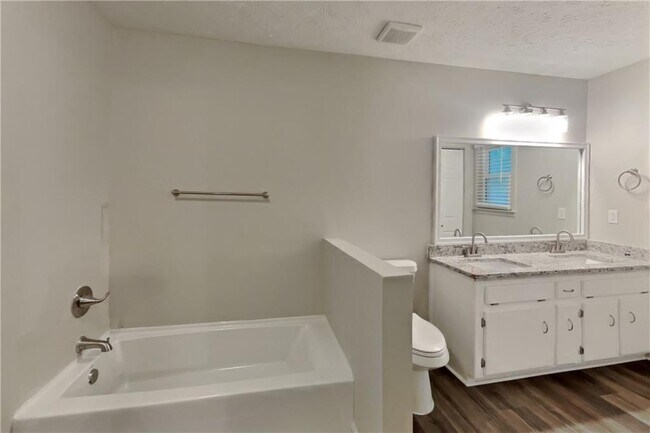 Building Photo - 3117 Calumet Cir NW