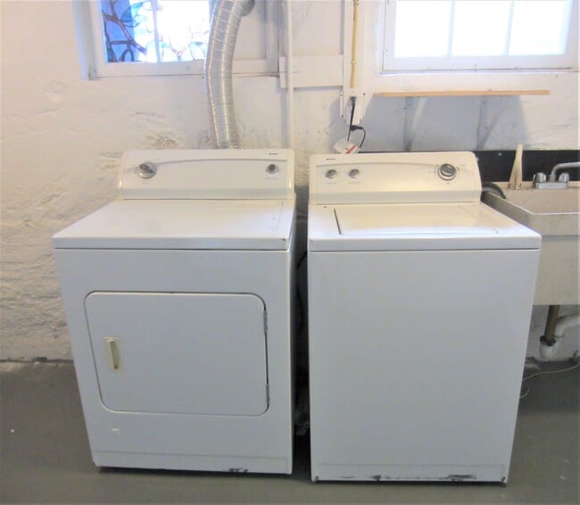 Building Photo - 33 Montclair Ave