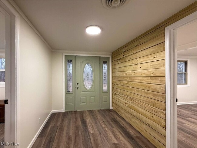 Building Photo - 11370 Parkside Ave NE