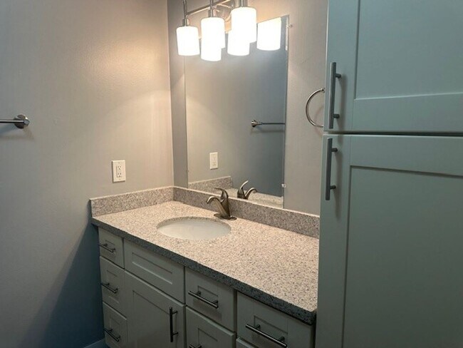 Building Photo - 55-2001