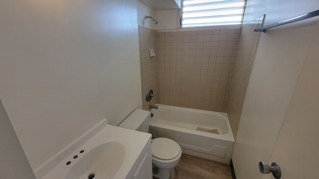 Building Photo - Spacious 2-Bedroom, 2-Bath Condo with Stun...