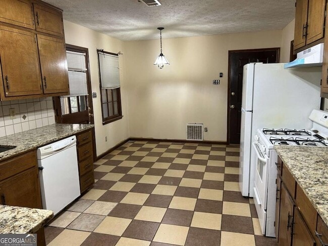 Building Photo - 1530 Oleander Ln SW