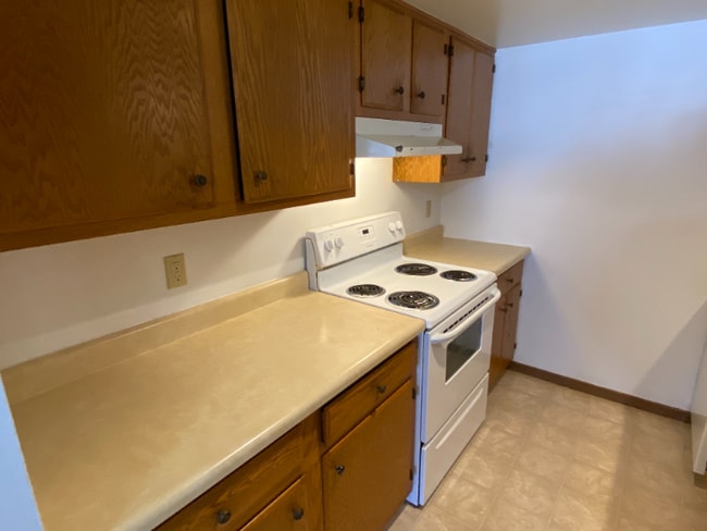 Building Photo - 365 Ellis Ave