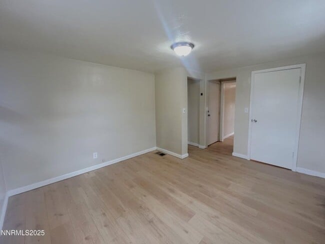 Building Photo - BIG VALUE small price!