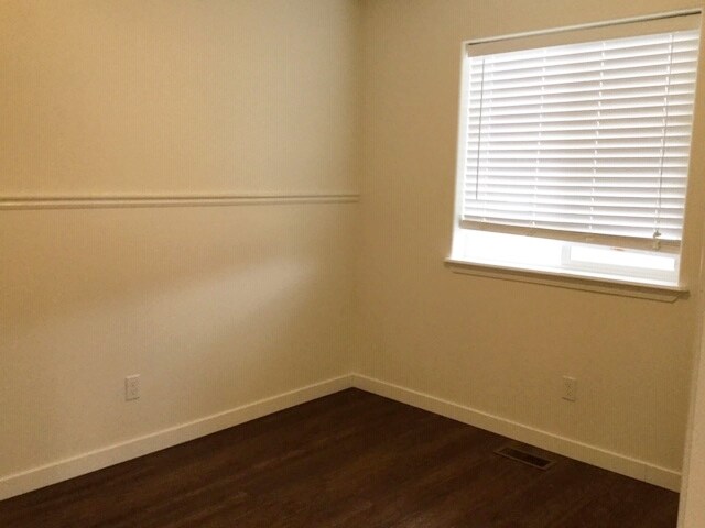 Building Photo - 1857 W Sahara Dr
