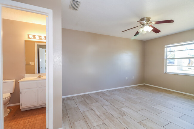 Building Photo - Charming 3-Bedroom in Spring Hill, FL!