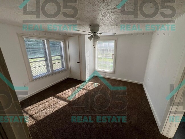 Building Photo - 3 Bedroom in Jones!