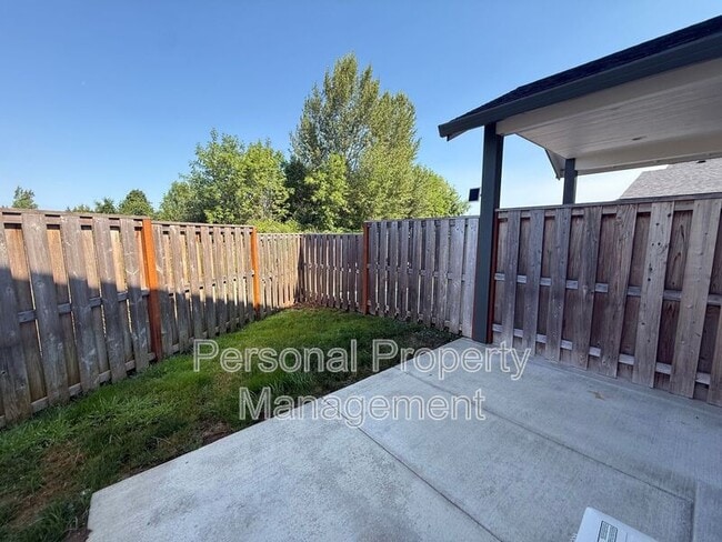 Building Photo - 1530 NW 29th Pl
