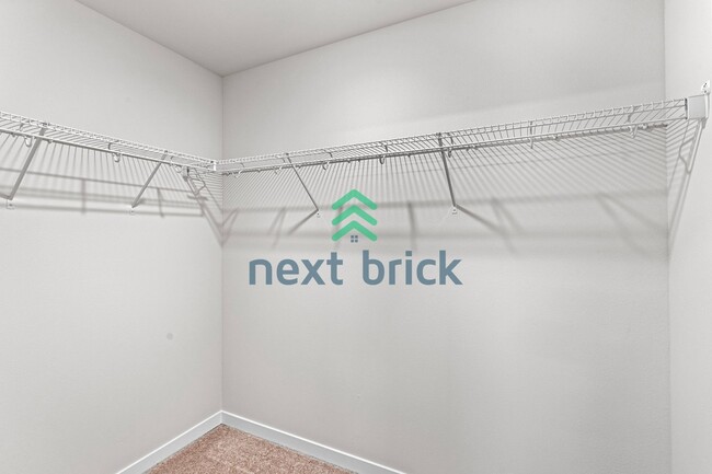 Building Photo - "Spacious 3-Bedroom Luxury Townhouse in Everett with 3 Full Baths"