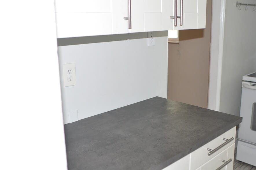 Kitchen - 396 Anawanda Ave