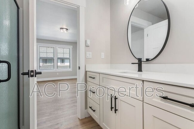 Building Photo - 2205 DeJong Dr