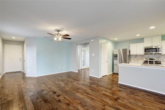 Building Photo - 261 New Bridge Dr