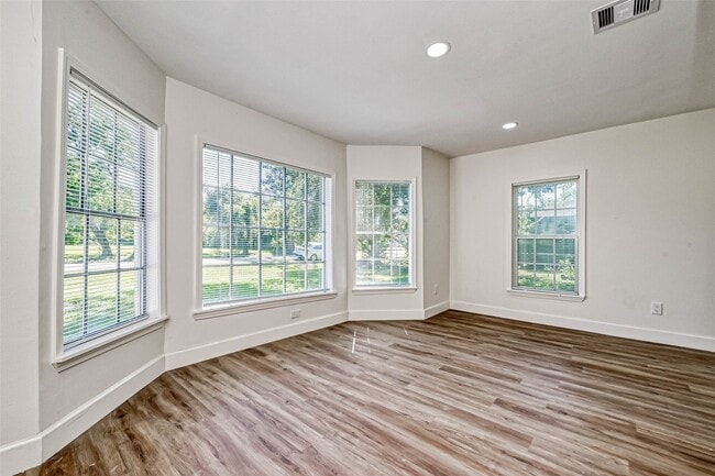 Building Photo - 5609 Denmark St