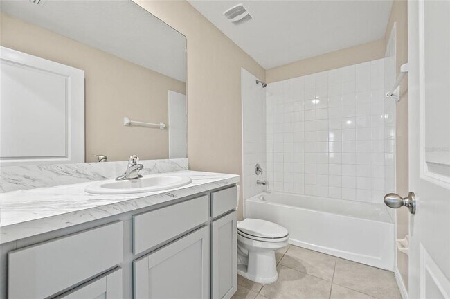 Building Photo - 16847 Delia St