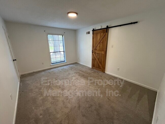 Building Photo - 1764 Chertsy Dr
