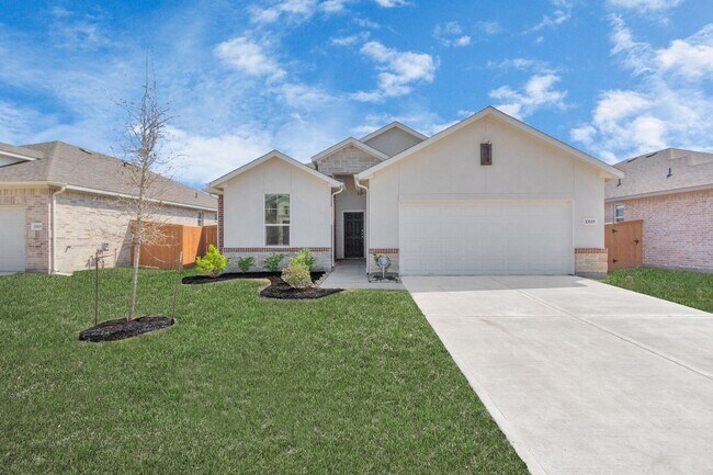 Primary Photo - Welcome to the Sycamore – Style, Space & S...