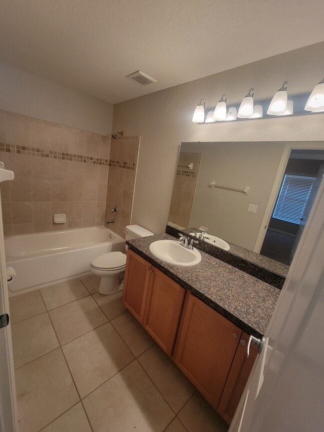 Building Photo - 4907 Summerfield Cir