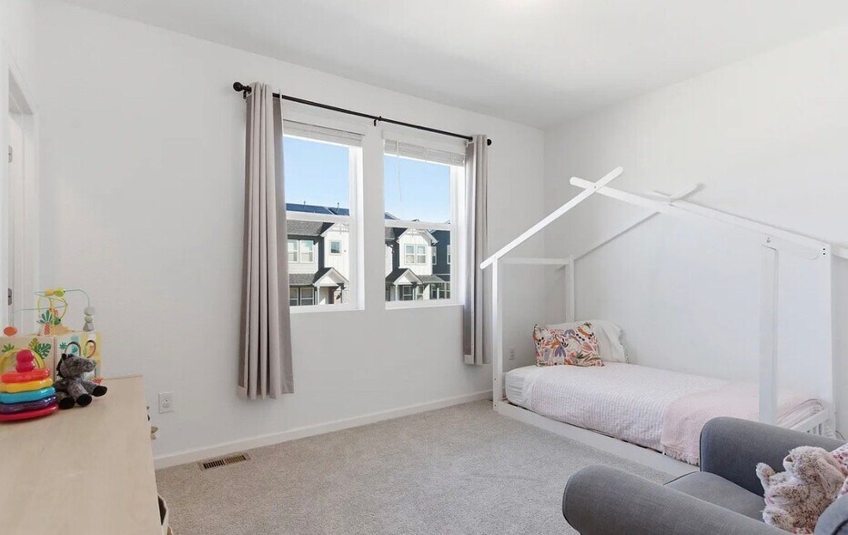 Building Photo - 1928 Rosen Dr