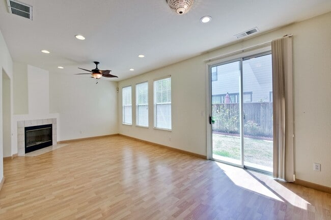 Building Photo - Spacious 4-Bedroom Home on Private Cul-De-Sac | No HOA | Custom Closets, New Floors & Lush Backya...