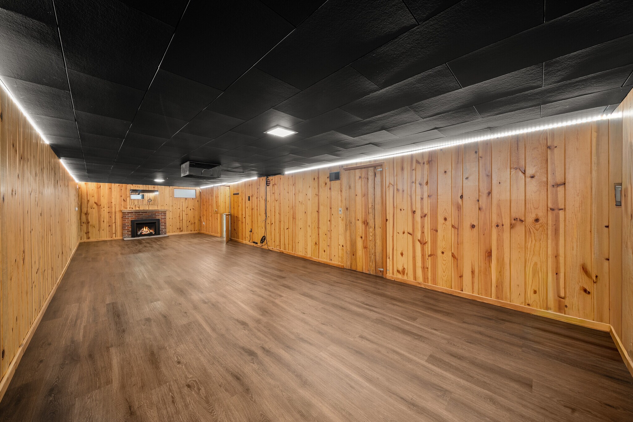 Building Photo - 6028 N Lincoln St