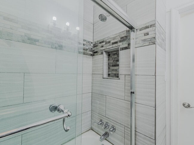 Building Photo - 112 W 34th St