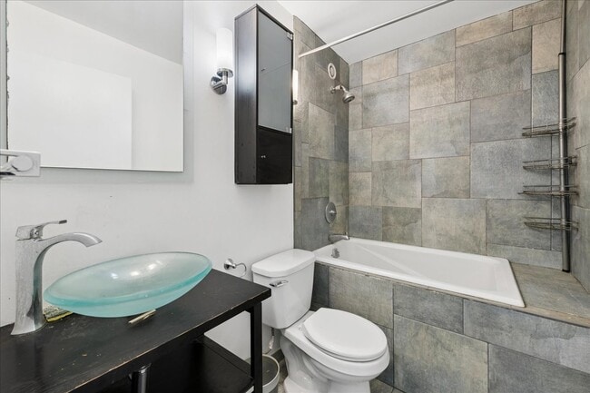 Building Photo - 211 E Ohio St