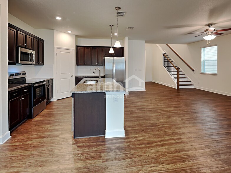 Building Photo - 430 Sandstone Dr