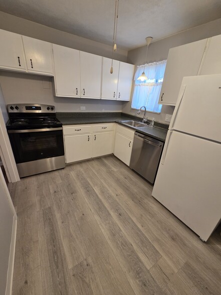Kitchen - 7801 W 35th Ave