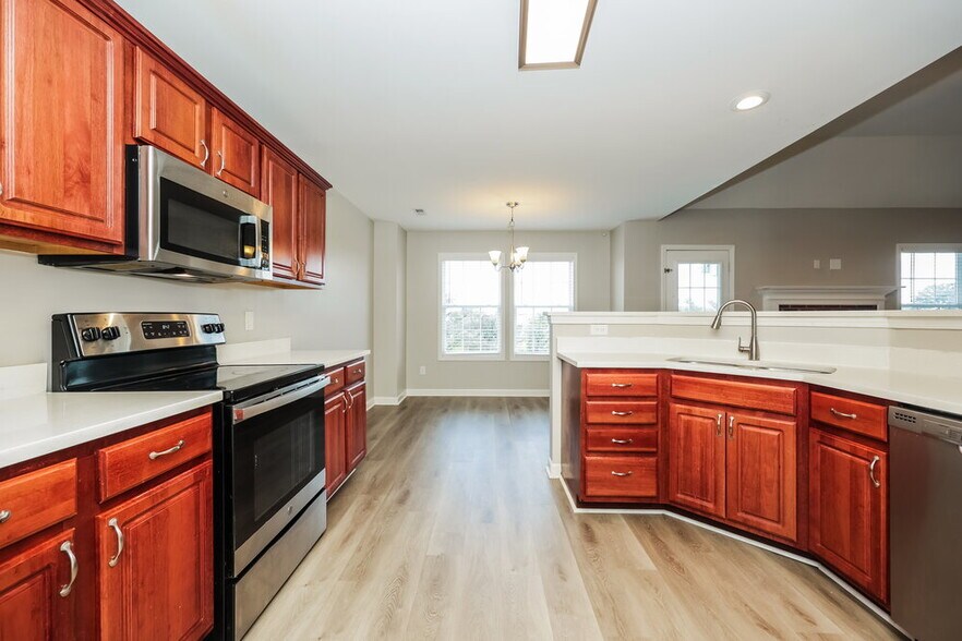 Building Photo - 2945 Hearthside Dr