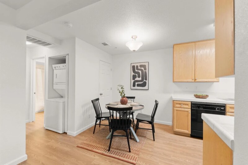 Building Photo - 7283 Florin Mall Dr