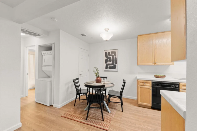 Building Photo - 7283 Florin Mall Dr