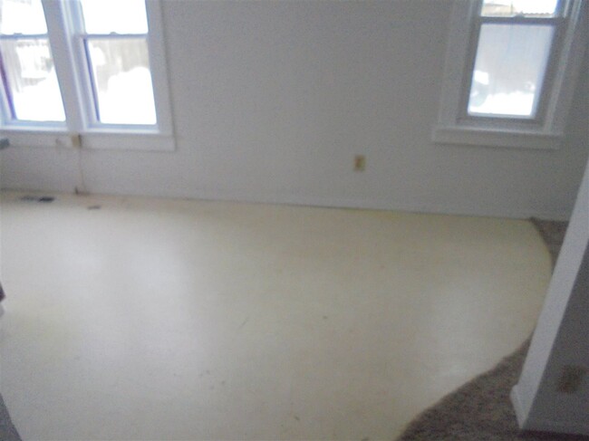 Building Photo - 2209 Lower Huntington Rd