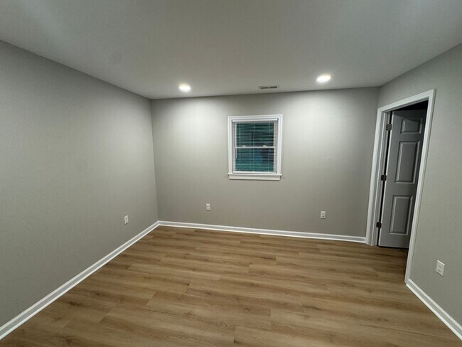 Building Photo - 4 Bed, 2.5 Bath with Park Access in the perfect location in Nicholasville! Stainless Steel Applia...