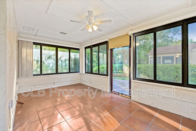 Building Photo - 6160 Sequoia Dr