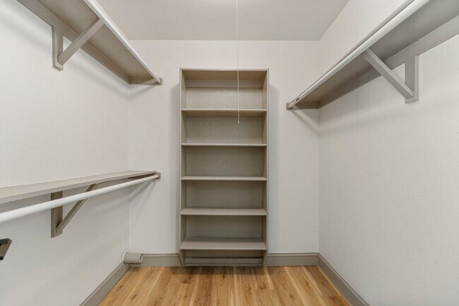 Building Photo - ONYX at 37th