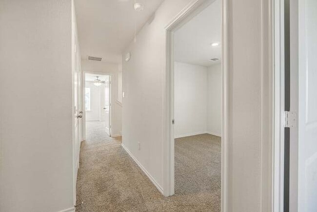 Building Photo - 313 Tall Cedar Wy