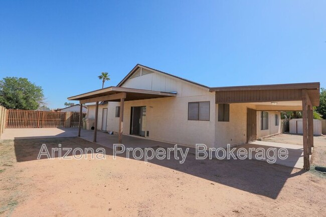 Building Photo - 8135 W Sierra Vista Dr