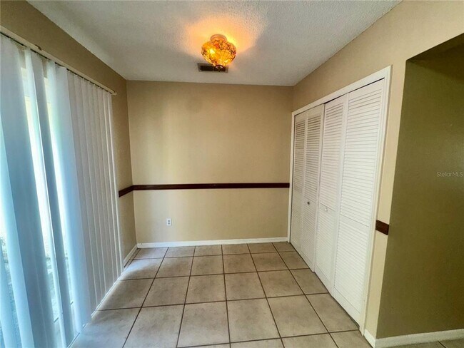 Building Photo - 1605 Shady Ridge Ct