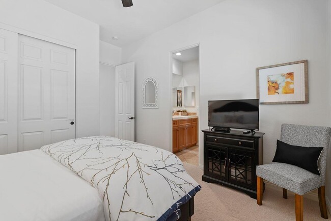 Building Photo - 48476 Bighorn Dr