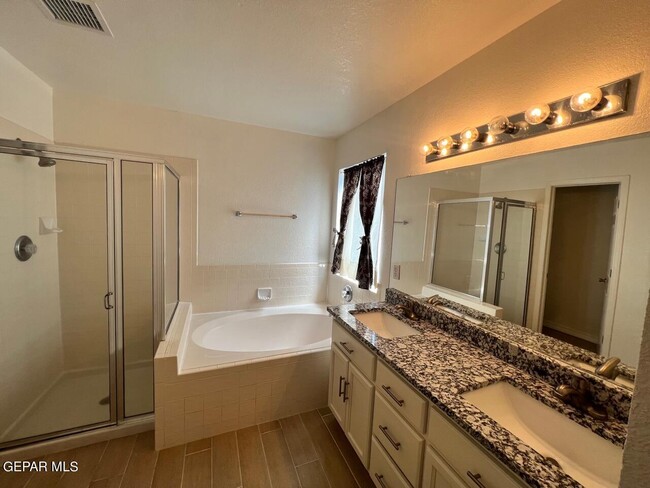 Building Photo - 7105 Tierra Roja St